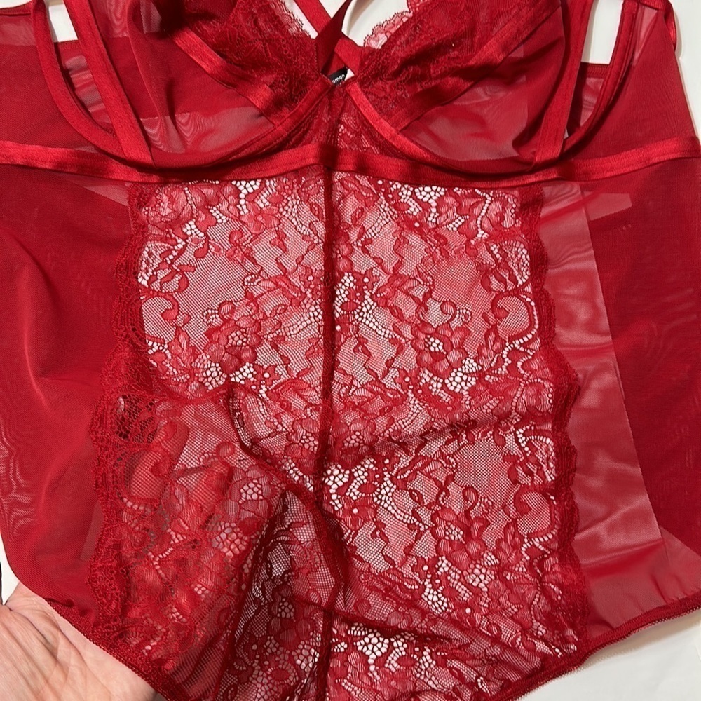 Torrid red SEXY STRAPS AND LACE BODYSUIT - Picture 6 of 11